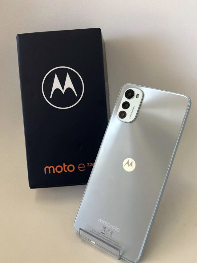 MOTOROLA का ये फोन देख लड़किया बोली OMFO इतने तगड़े फीचर्स, सिर्फ 8,000