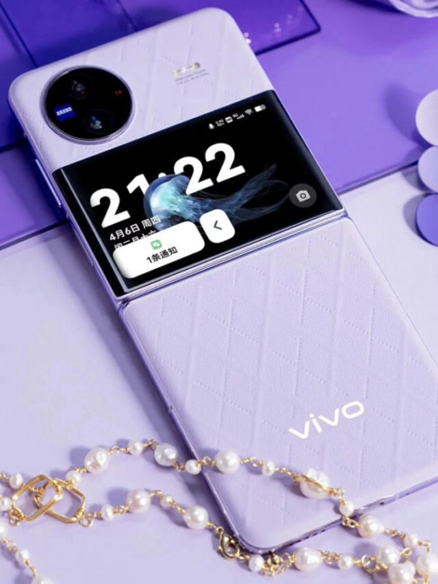 Vivo X FLIP launched with 8+Gen, 1B कलर्स, 120Hz RR, 4400 mAh battery.